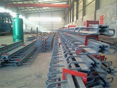 橡膠止水帶生產(chǎn)車(chē)間